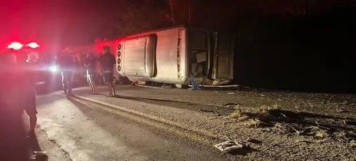 Acidente grave com ônibus na BR-423 deixa 15 mortos no Agreste de Pernambuco
