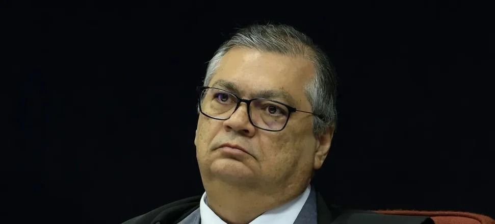Ministro Flávio Dino é agredido por mulher em voo, relata assessoria