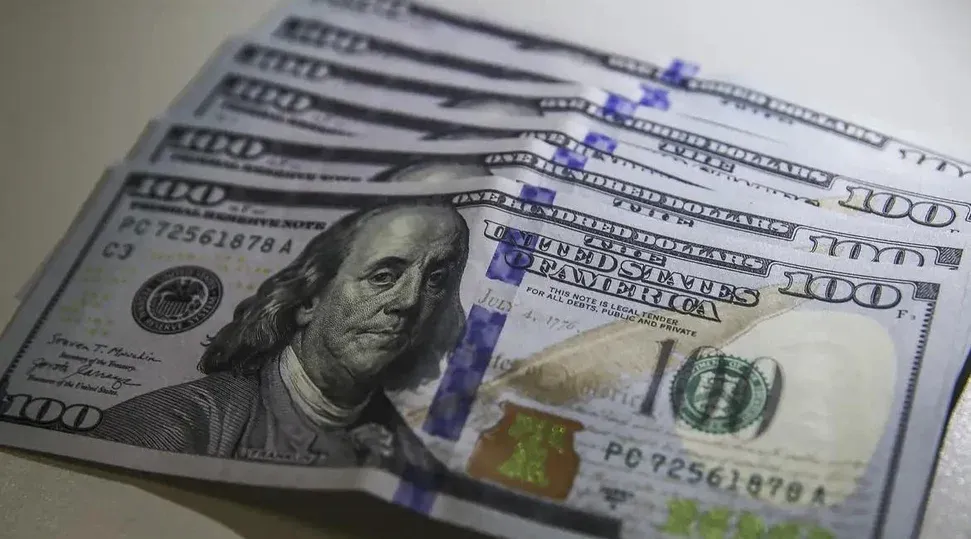 Dólar recua para R$ 5,20 e Ibovespa atinge maior nível da história