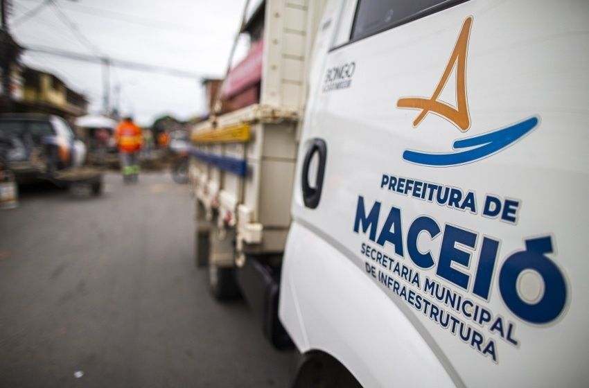 Obra emergencial de drenagem interdita trecho da Amélia Rosa nesta terça-feira(9)