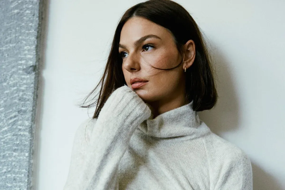 Isis Valverde quebra silêncio após prisão de stalker por 20 anos