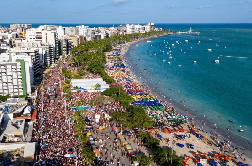 Maceió se destaca entre os destinos mais buscados do Brasil para o Carnaval 2026