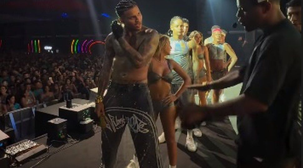 “Me senti humilhado”, diz Anderson Neiff após ter microfone cortado no Carvalheira