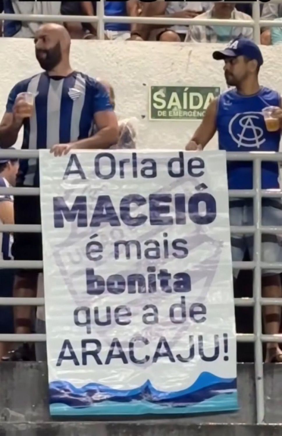 Torcida do CSA cutuca rivais sergipanos: “A orla de Maceió é mais bonita”