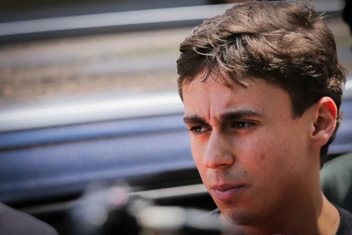 Juiz condena Nikolas a indenizar mulher trans que ele chamou de homem