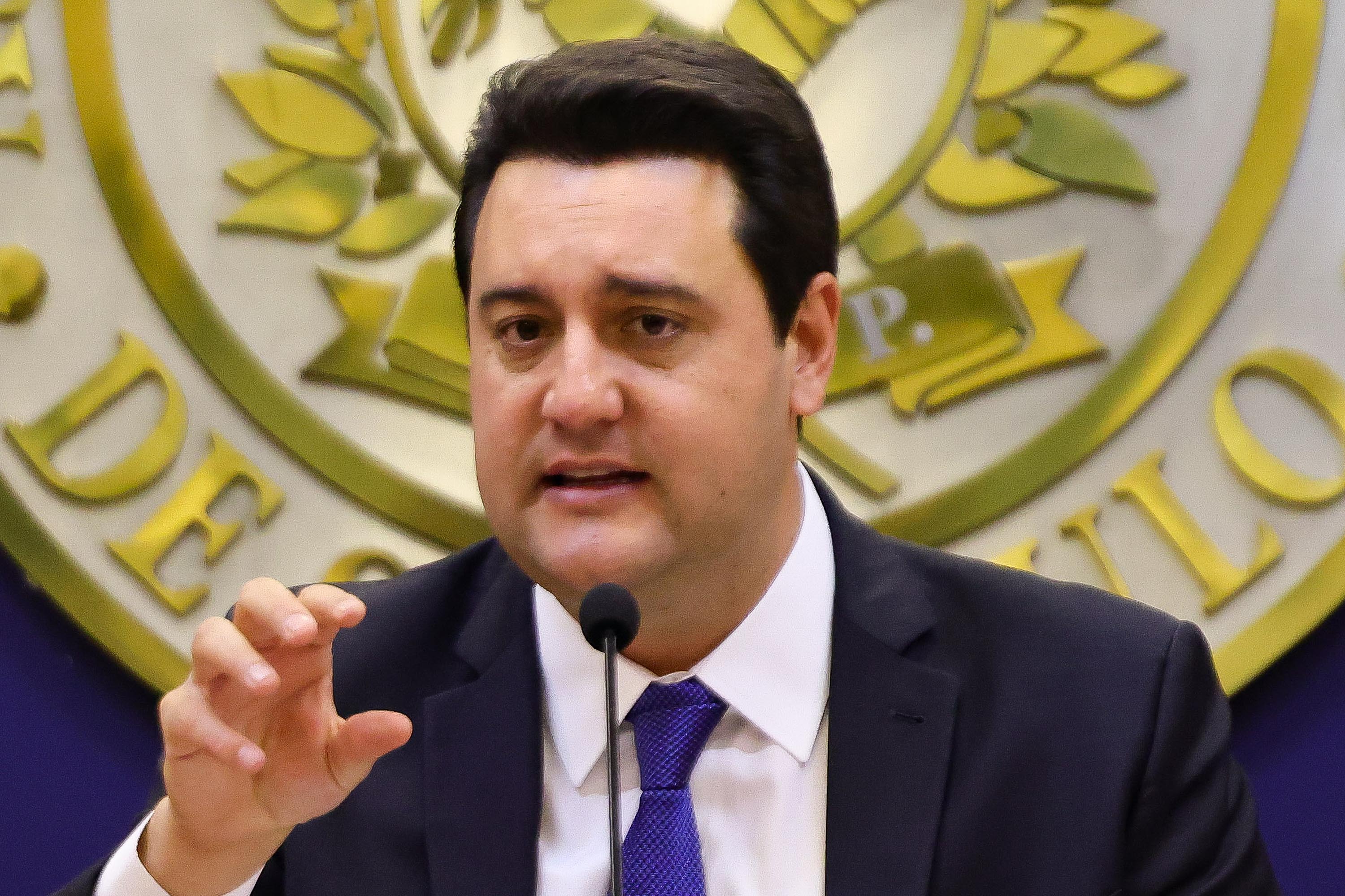 Ratinho Júnior critica postura de Lula sobre tarifas dos EUA e cobra negociação direta