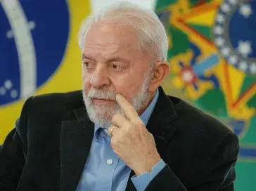 PT diz que Trump pretende derrotar Lula em 2026 e que governo americano usará IA em ofensiva
