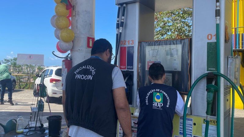 Procon Maceió realiza fiscalização em postos de combustíveis em parceria com a ANP