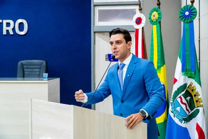 Caio Bebeto critica MST e troca farpas com Teca Nelma durante sessão na Câmara de Maceió
