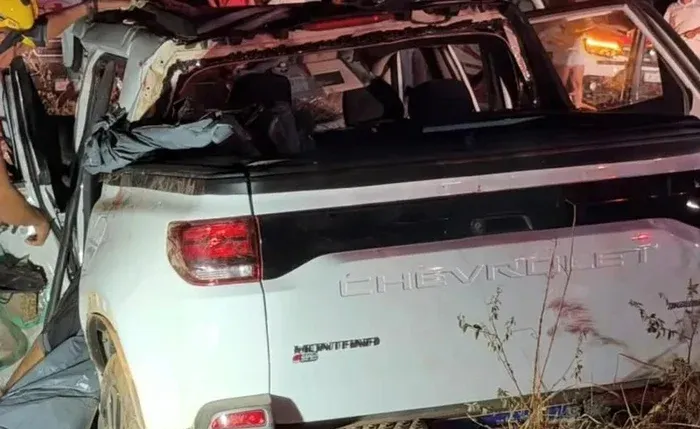 Tragédia na AL-220: colisão deixa seis mortos, incluindo bebê, criança e ex-vereador