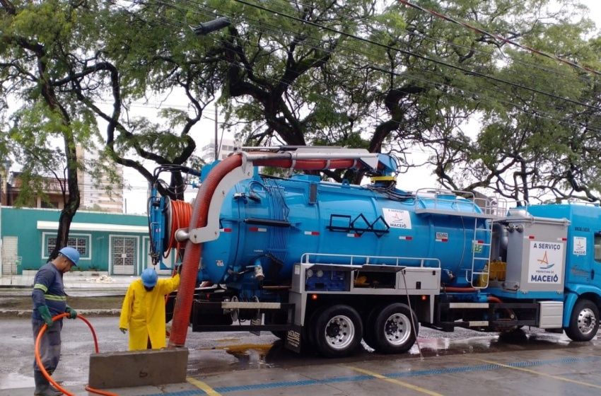 Infraestrutura intensifica serviços de drenagem durante fim de semana chuvoso