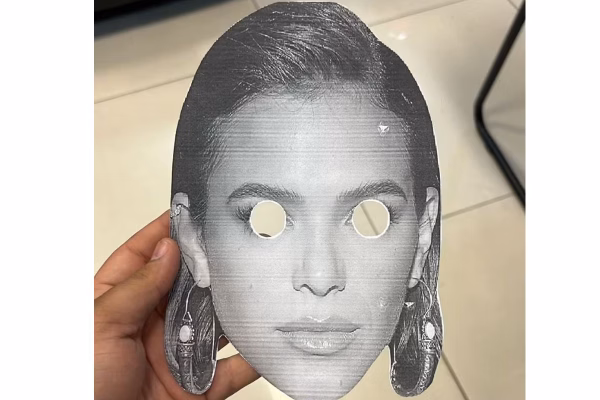 Torcida do Sport prepara máscara de Marquezine para provocar Neymar