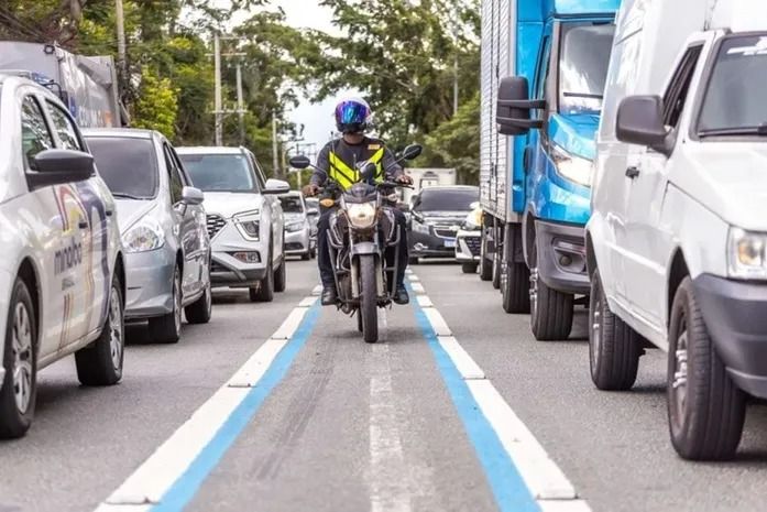Câmara de Maceió analisa criação de faixas exclusivas para motocicletas