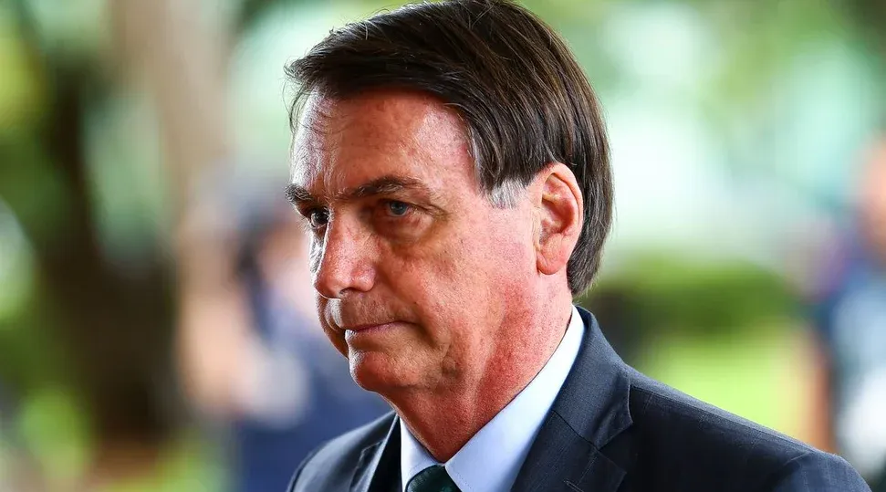  Ministros avaliam prisão domiciliar para Bolsonaro e citam “coerência” com decisão do STF