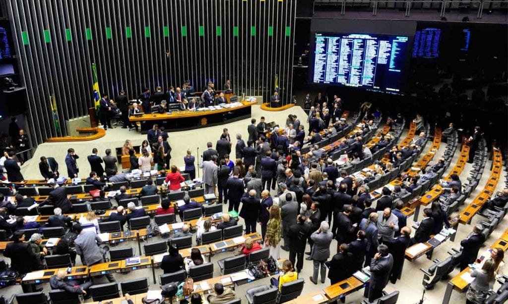 Maioria dos brasileiros rejeita aumento de deputados federais, aponta pesquisa